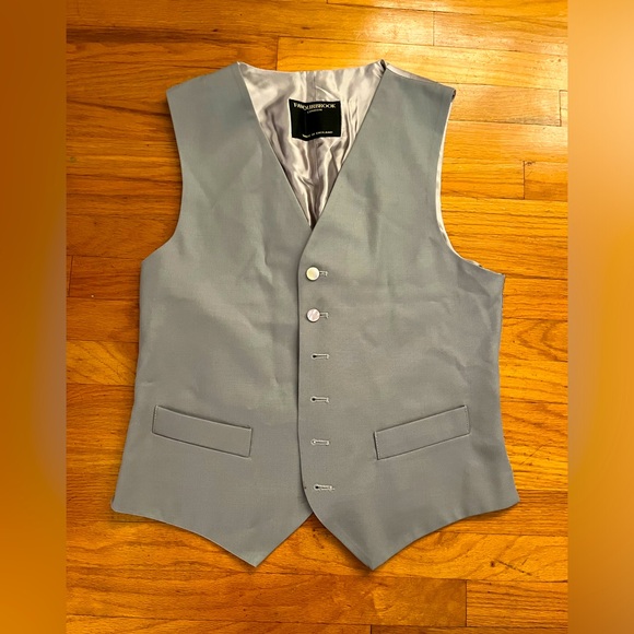 Grey Silver Vest with Pearlescent Buttons - Picture 1 of 7
